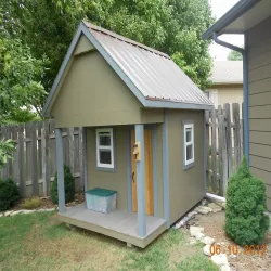 Kids Playhouse With Vaulted Ceiling & Loft
