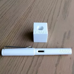Lamy Safari fountain pen holder