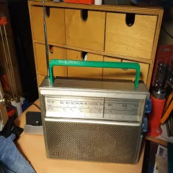 Vintage 1982 Radio - ITT Tiny 200 - Handle to carry