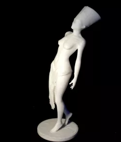 Nefertiti-with-body