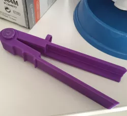 Petfood Pouch Squeezer