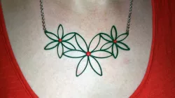 Flower Necklace (Christmas)