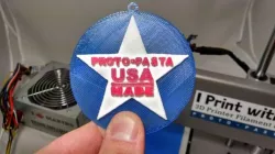 "Simple" Multi-material Ornament using TinkerCAD