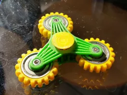 Slim gear spinner