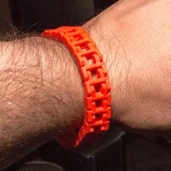 Wider chain bracelet