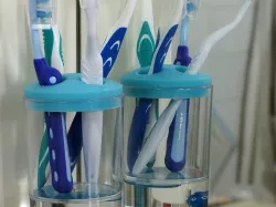 Toothbrush Holder Cap Replacement (parametric OpenSCAD)