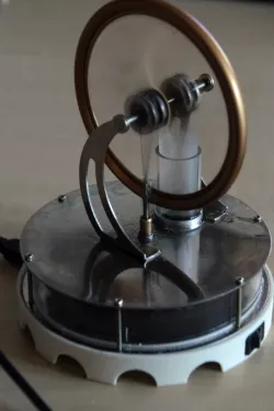 stirling motor driver/holder
