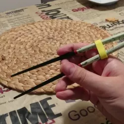 Chopstick Helper