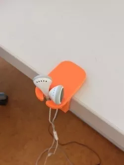 Earphone table holder