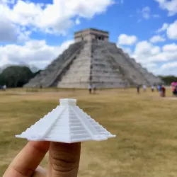 El Castillo, Kukulcan Pyramid - Chichen Itza, Mexico