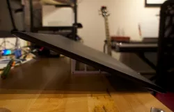 Fixed-angle desktop tablet easel
