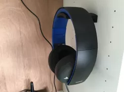 Headphones holder