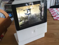 iPad mini stand Mac shaped (Homage)