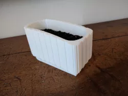 Lesena Planter