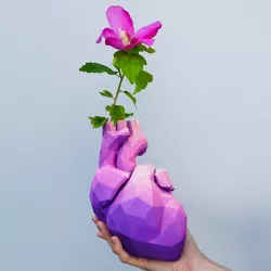 Low poly heart vase