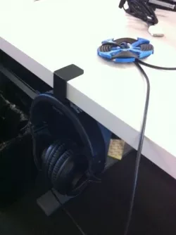 My Customized Parametric Desk Hook [30mm deep desk]