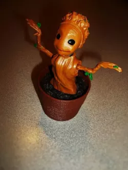 SOLAR dancing GROOT
