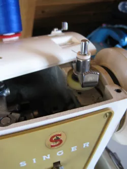 Bobbin winder tire for Singer 237