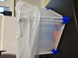 Conectors for interlocking storage cubes