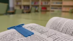 Glasses book marker