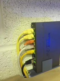 Netgear GS108 Stand