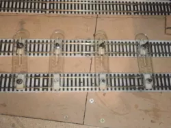 OO/HO ADJUSTABLE TRACK SPACER