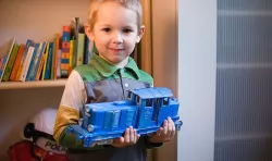 DIESEL-01 LOCOMOTIVE MODEL THAT FITS LEGO TRACKS..