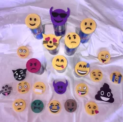 Emoji Caps
