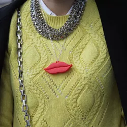 lips pendant