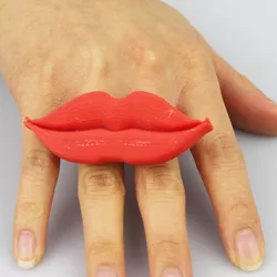 Lips ring