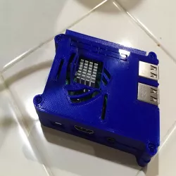 Raspberry Pi Case with cutout for heatsink