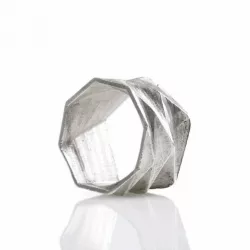 From 5 to 8 Ring