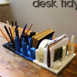 LONDON DESK TIDY - support free