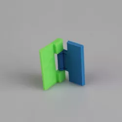 Snap fit hinge