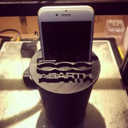 FIAT 500X - iphone cup holder