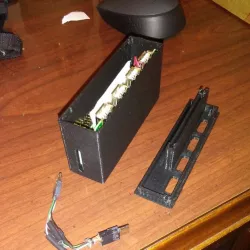 Pi ZERO w/insignia usb hub case