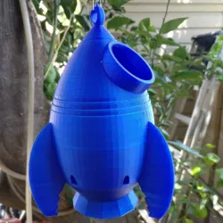 Rocket Hanging Bird House #Tinkerfun