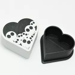 $3.50Skull Heart Box