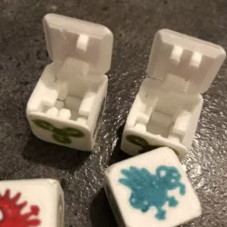 Foldable dice for Dune The Dice Game