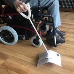 Grabber for small objects and sheets paper