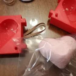 Heart-shaped bath bomb mold