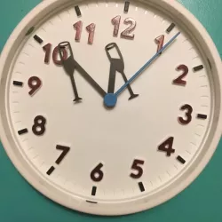 New Years Eve Clock - 3D printed champagne hands