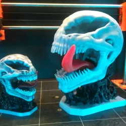 Venom skull with base