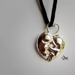 $5.00Kitty Heart Pendant