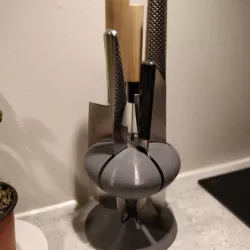 Compact knife stand