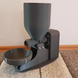 Fully automatic cat feeder