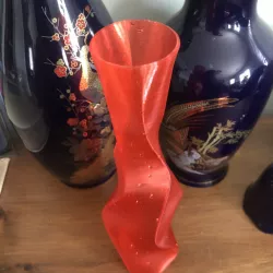 Sinew Vase