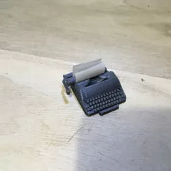 Typewriter (1:18 scale)