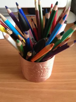 Skull pen holder