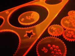 Laser-cut hypotrochoid spirograph-like drawing toy